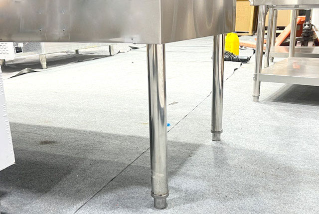 Ch&acirc;n bếp chắc chắn