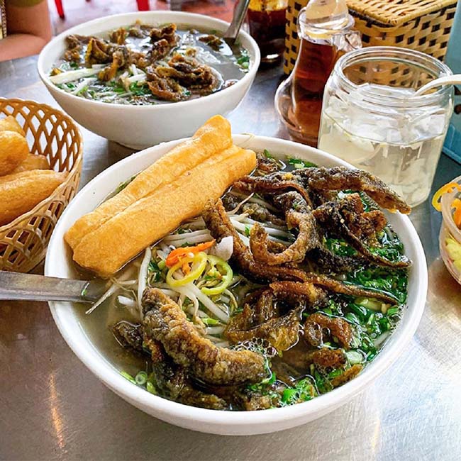 Miến lươn nấu bằng nồi phở điện 2 ngăn 200L