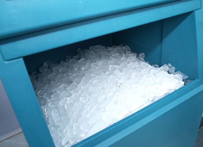 Kích thước máy quyết định kích thước đá viên