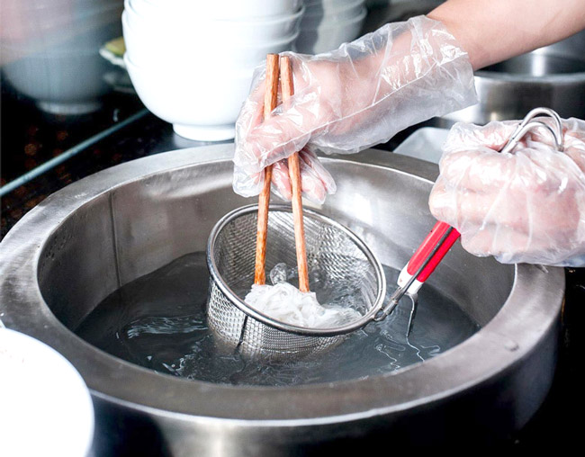 Nồi nấu nước lèo bằng điện an toàn vệ sinh
