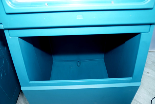 Vệ sinh thùng chứa đá