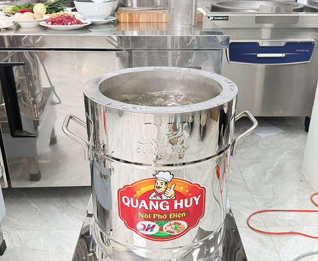 Ai nên đầu tư nồi nấu phở điện 60L
