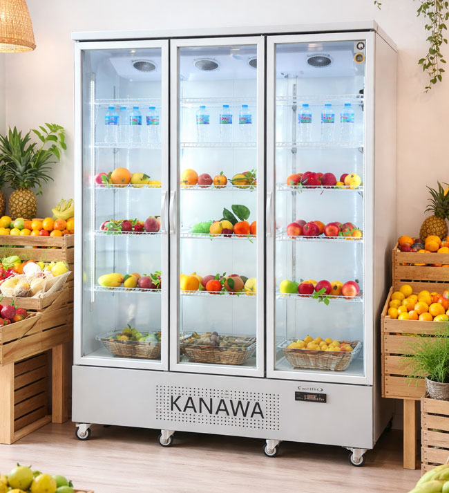 Tủ mát 3 cánh LC-1500FX trong cửa hàng rau củ quả
