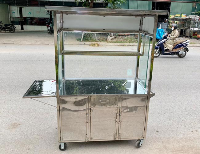 Xe bánh mì heo quay chất liệu inox bền bỉ