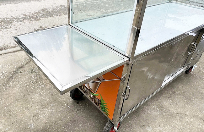 Khu vực sơ chế xe bán há cảo