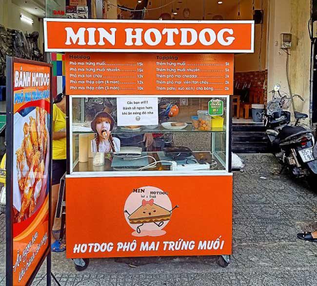 Kinh doanh tại cổng trường học