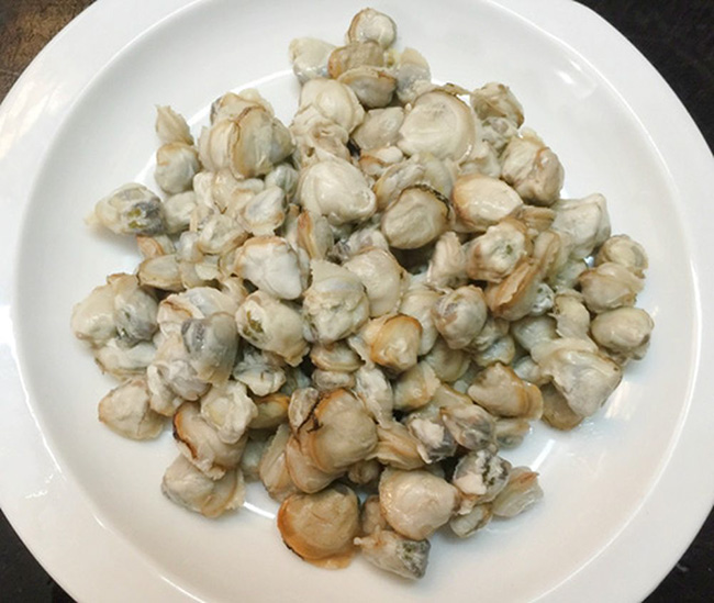 Tách lấy thịt hến