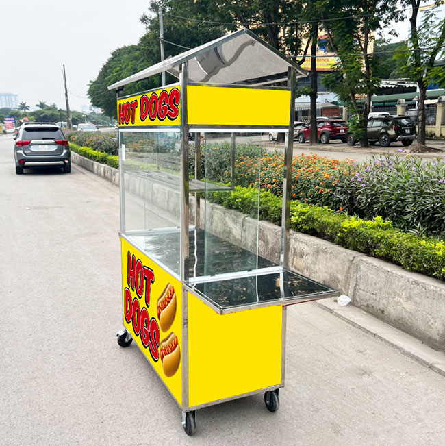 Xe bán Hotdog bán tại khu vui chơi, công viên