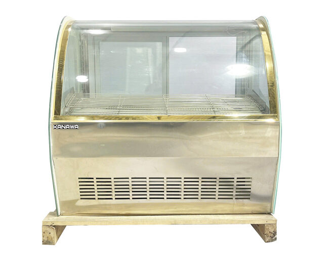 Một số lưu ý khi vận hành tủ bánh kem kính cong
