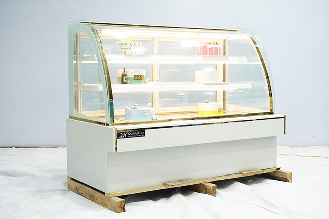 Tủ bánh kem kính cong được nhiều người tin dùng