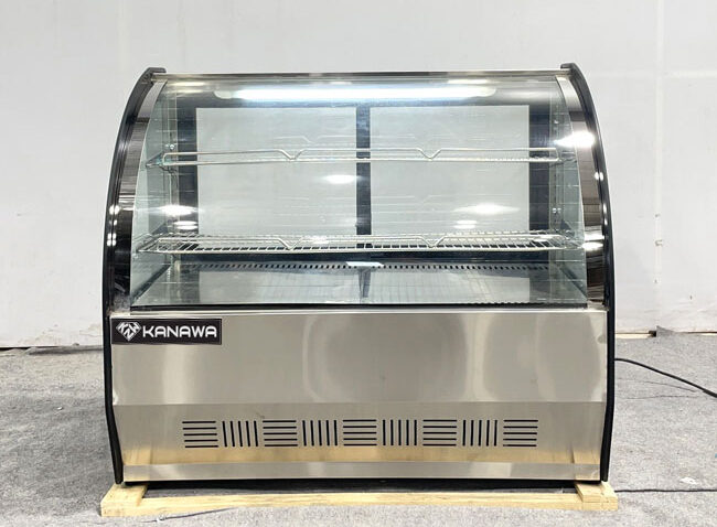Tủ bánh kem kính cong kiểu dáng sang trọng
