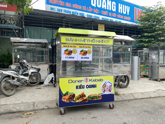 Hỗ trợ khách hàng trong quá trình sử dụng xe