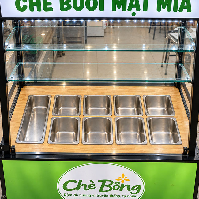Không gian quầy hỗ trợ chuẩn bị và phục vụ món