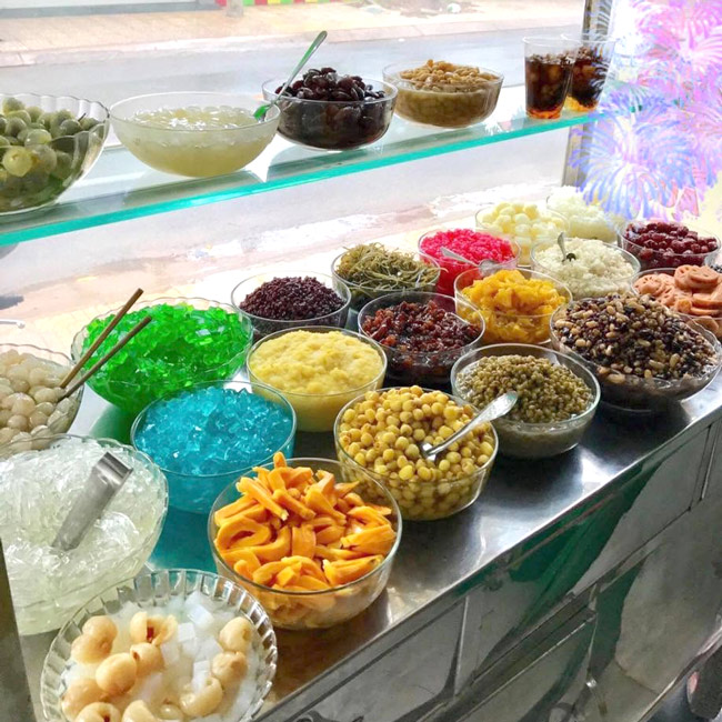 Không gian xe đáp ứng nhu cầu trưng bày và bán chè