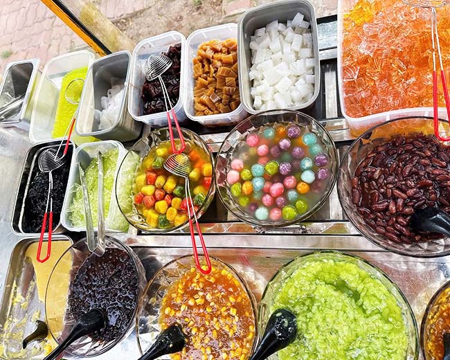 Kinh doanh tại cổng trường, chợ hoặc khu vực đông người