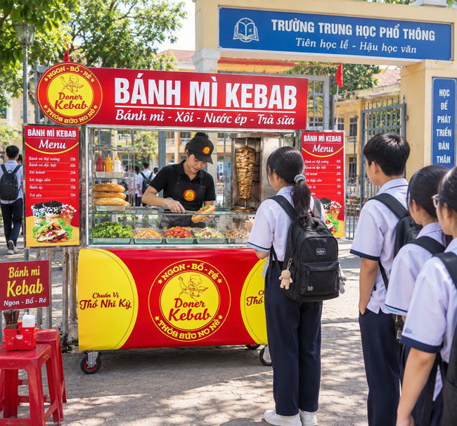 Quầy Kebab Trước Trường Học
