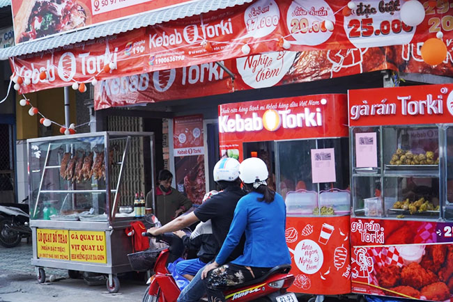 Thuê mặt bằng lớn khi chưa kiểm chứng nhu cầu