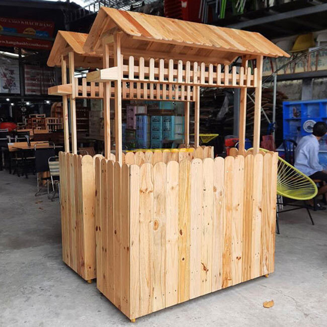 Xe bán xôi bằng gỗ dễ xước và xuống cấp theo thời gian