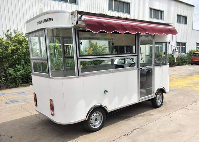 Xe điện bán hàng rong di chuyển linh hoạt