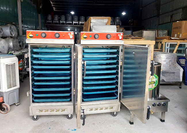 Bàn giao tủ cơm công nghiệp cho khách
