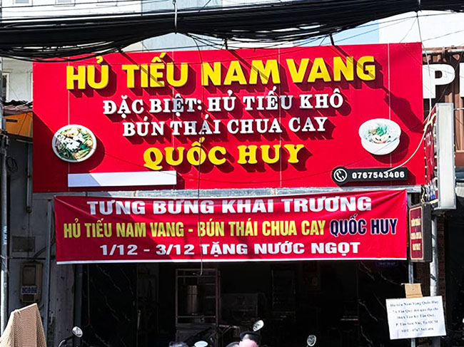 Bảng hiệu hủ tiếu chất liệu alu kết hợp chữ nổi