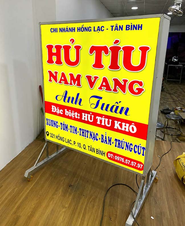 Bảng hiệu hủ tiếu tạo ấn tượng chuyên nghiệp