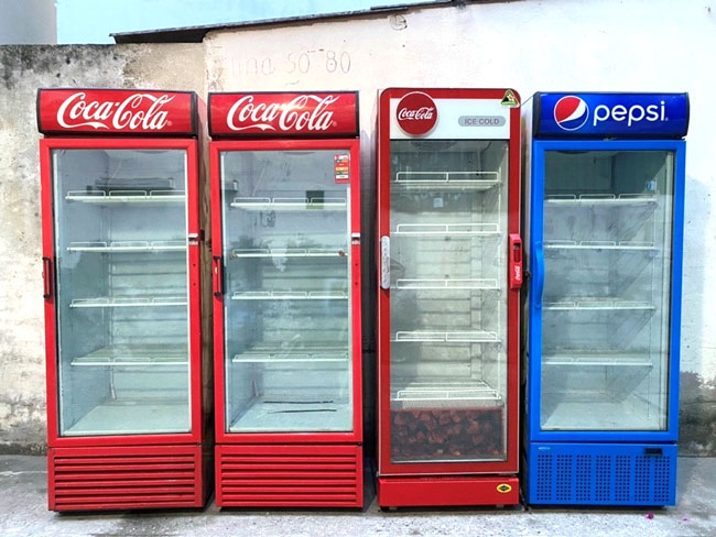 Cách vệ sinh tủ mát coca cola sạch sâu an toàn