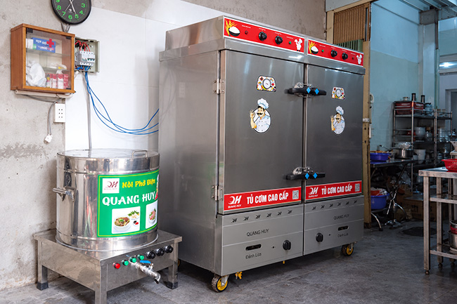 Lắp tủ hấp cơm tại nhà khách