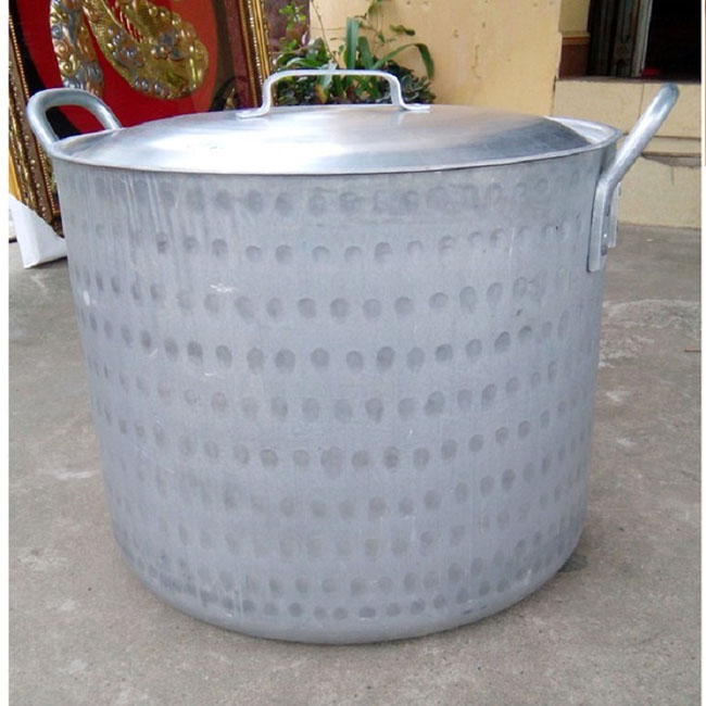 Nồi nấu hủ tiếu nhôm có thể móp méo khi va đập