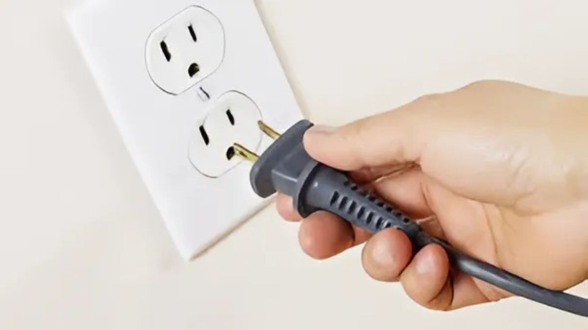 Tủ không chạy do mất nguồn, hỏng dây điện hoặc bo mạch